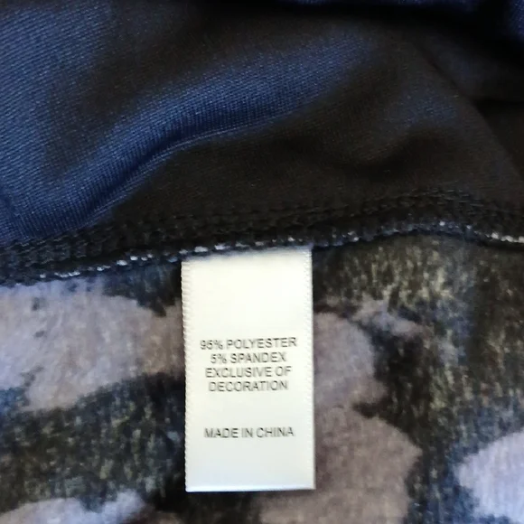 Cuddl Duds Double Plush Velour Black and Charcoal Floral Print Pajama Pants - Picture 4 of 5